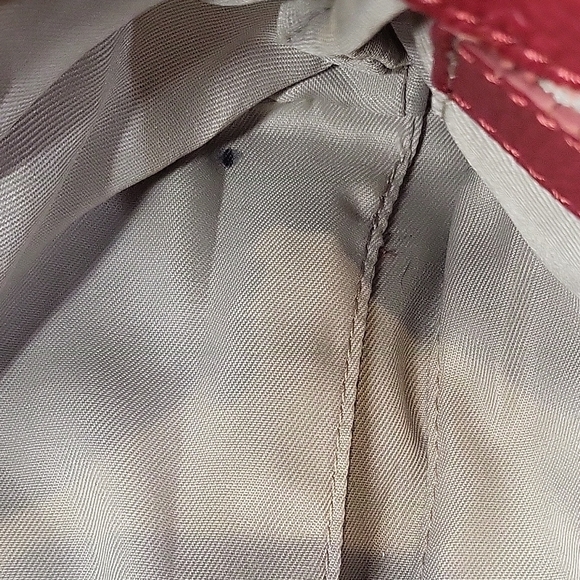 Valentina Red and Black Crossbody Bag with Leather Material and Compact … - Picture 14 of 17